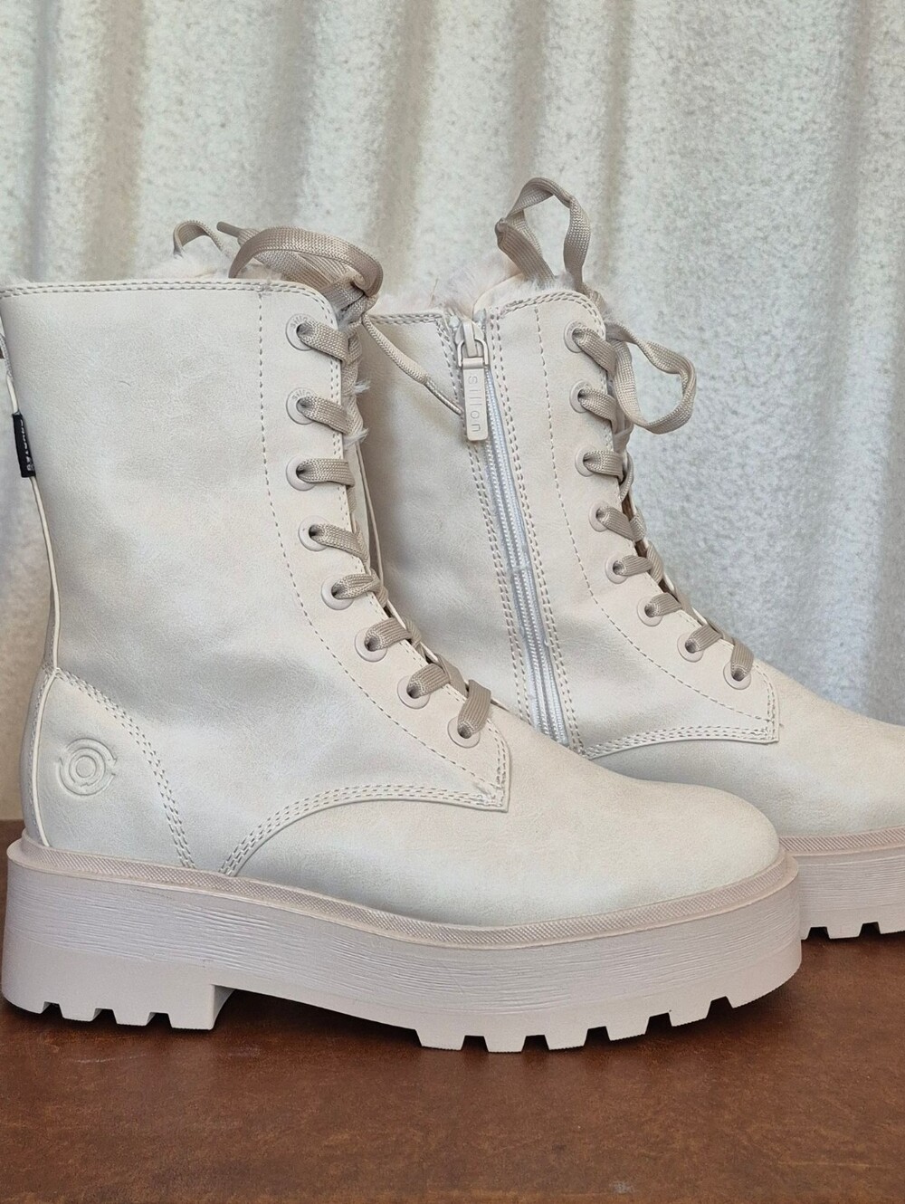 New Chunky Platform Lace-Up Combat Boots in Cream Size 9